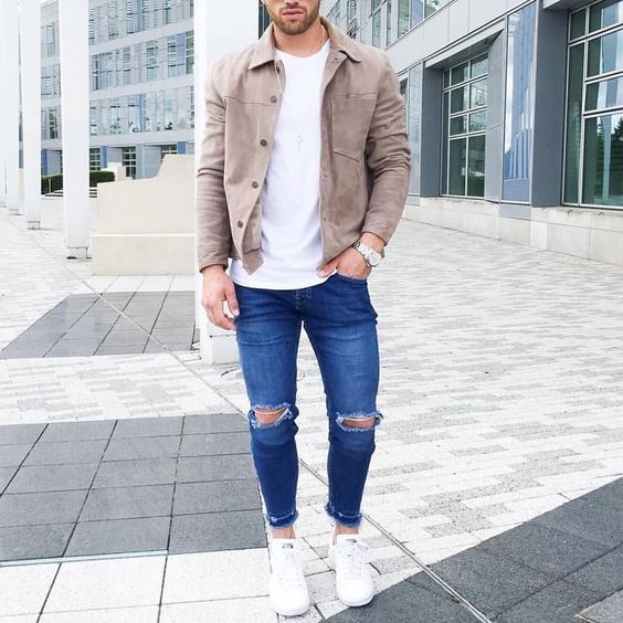 Homem com online calça rasgada